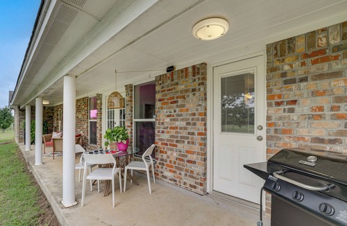 Crowley Cottage | 5 Acres! Countryside Getaway Outside Fort Worth