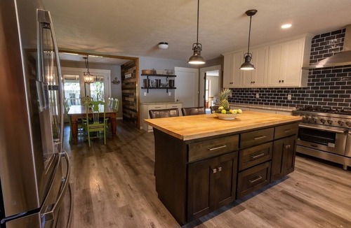 Deer Park House | 5 acres, Zip line, Pool-HotTub, Sleeps 21