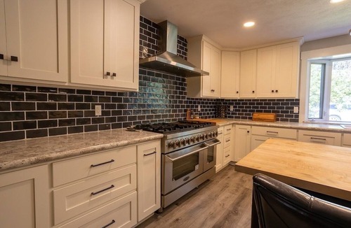 Deer Park House | 5 acres, Zip line, Pool-HotTub, Sleeps 21