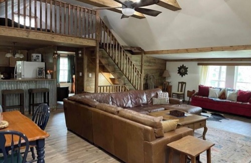 Cloudcroft House | 5 Arrows Cabin, quiet and quaint, backs up to the Nat'l forest!