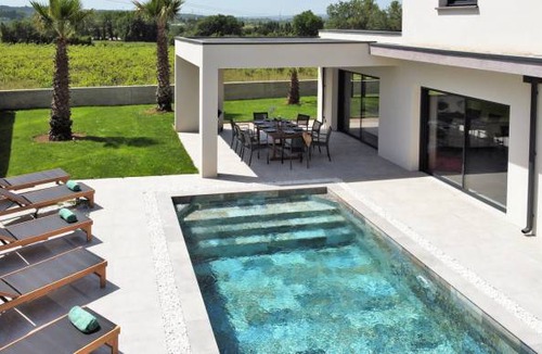 Saint-Genies-de-Comolas House | 5 bedroom accommodation in Saint-Geniès-de-Comola