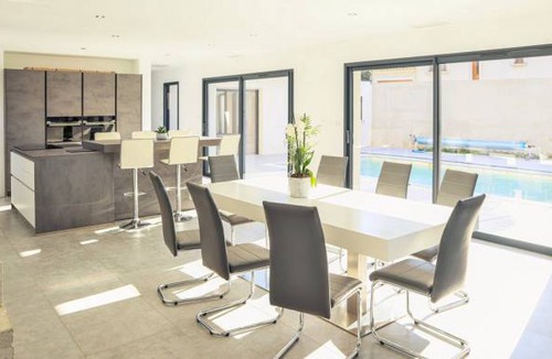 Saint-Genies-de-Comolas House | 5 bedroom accommodation in Saint-Geniès-de-Comola