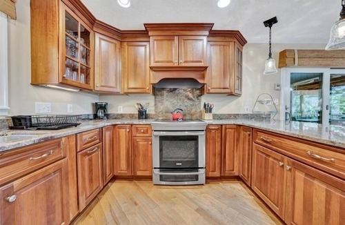 Huddleston House | 5 Bathrooms, 2 Flex Rooms, 3½ Bathrooms! Sandy Beach, Pet Friendly, Hot Tub, Fire Pit & Wifi!