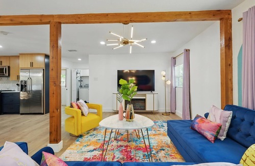 Park Central House | 5-BD/2-BA Cheerful Retreat | Pool, Patio, Firepit