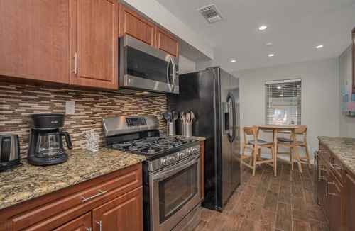 Dallas House | 5-BD/3-BA in the Heart of Dallas w/Pool & Hot Tub