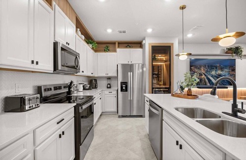 Clermont House | 5 BD/4.5 BA/Windsor Cay (16194 CC)