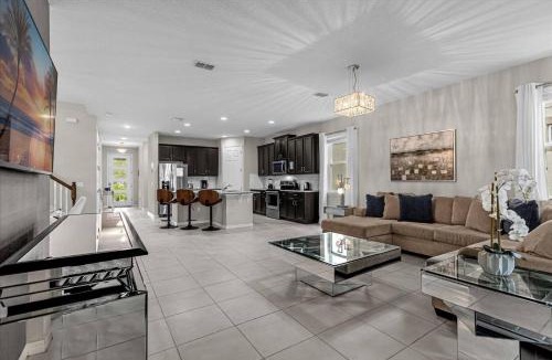 Bay Lake House | 5 BD 5.5 Ba Solara Resort 9035 PC