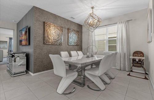 Bay Lake House | 5 BD 5.5 Ba Solara Resort 9035 PC