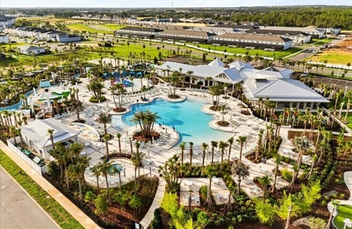 Clermont House | 5 BD/5.5 BA/Windsor Cay (16139 CC)