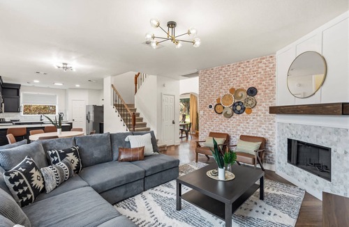 Far North Dallas House | 5-BD Getaway w/Pool, Patio, Firepit | Mins to DT