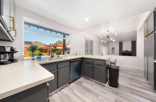 Elk Grove House | 5 BD Home/Pool/Game RM/King Bed/High Ceiling