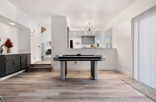 Elk Grove House | 5 BD Home/Pool/Game RM/King Bed/High Ceiling