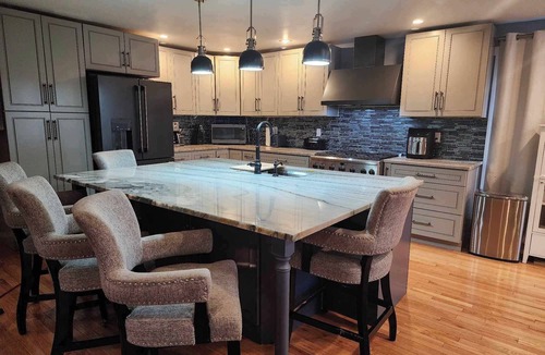 Green Lake House | 5-BDR w/Rooftop Views, Covered Deck & Spacious Backyard–Prime Central Location!