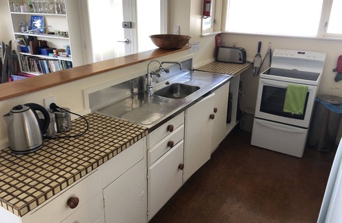 Port Charles House | 5 Bdrm Beachfront Family Escape