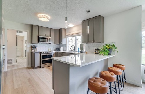 Medical Center District House | 5-Bdrm + Hot Tub | TX Med Cen, Lackland, Riverwalk