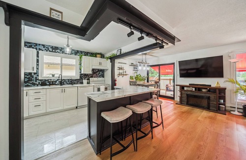 Keswick House | 5 bdrm house with pool & private beach