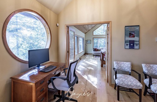 Seguin Cottage | 5 bed 5 bath cottage on Lake Rosseau