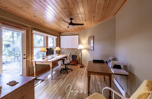 Seguin Cottage | 5 bed 5 bath cottage on Lake Rosseau