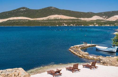 Putnikovic Villa | 5* Beachfront Villa Olive Mill