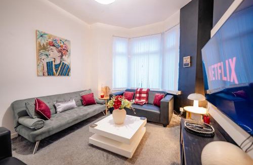 Roath House | 5 Bed 2 Bath - Cardiff Central Getaway - Free Parking