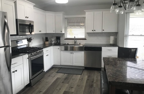 Camdenton House | 5 BED/3 BATH 7 Steps to Great Dock, Large Cove, Secluded, Parking for All