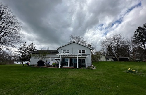 Skaneateles House | 5 Bed/3 Bth Highland Ave