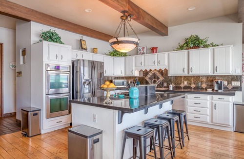 Roads End House | 5-Bed, 5-Bath Oceanfront home has Beach Access, Panoramic Roads End Views!