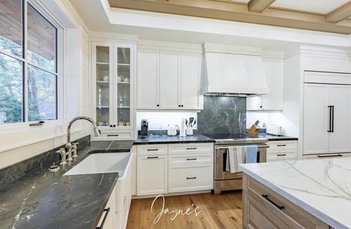 Muskoka Lakes Cottage | 5 bed 5 bath on Lake Muskoka