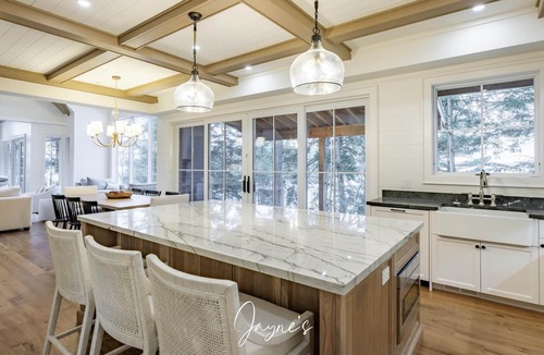 Muskoka Lakes Cottage | 5 bed 5 bath on Lake Muskoka