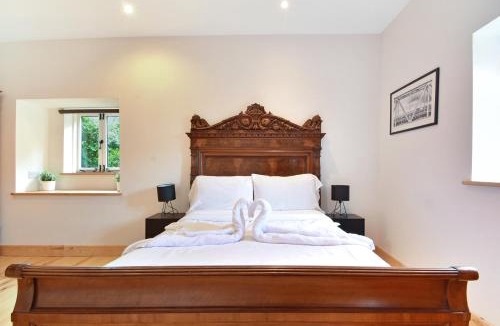 Isle of Thanet House | 5 Bed Barn Conversion - with private hot tub