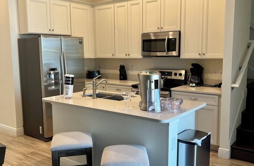 West Kissimmee Cottage | 5 Bed Cottage Close to Disney