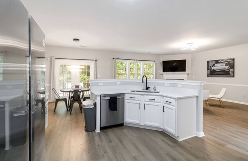 Duluth House | 5-Bed Gem Close to Duluth Fun-Sleeps 16