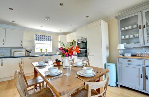 Amroth House | 5 Bed in Amroth oc-pw9068