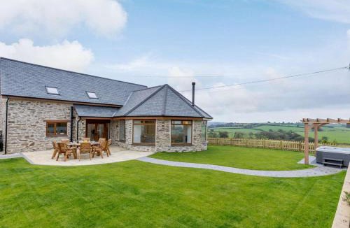 Brayford House | 5 Bed in Barnstaple 85165