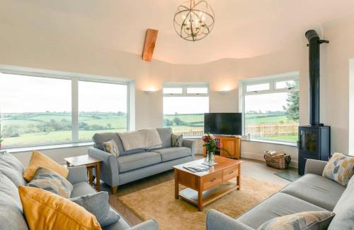 Brayford House | 5 Bed in Barnstaple 85165