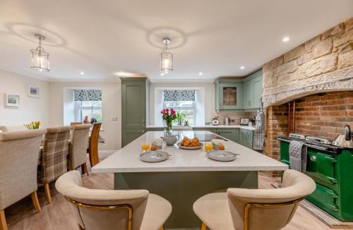 Old Bewick House | 5 Bed in Biddlestone oc-b30105