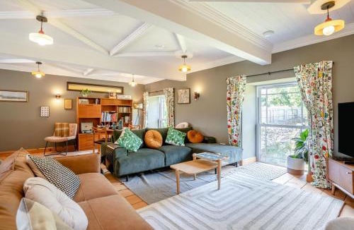 Bwlch House | 5 Bed in Bwlch oc-p32273