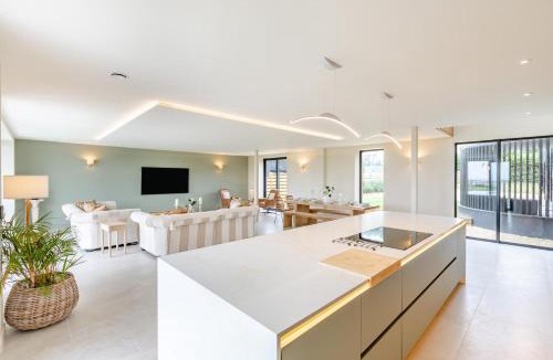 Barnstaple House | 5 Bed in Marwood oc-e32631