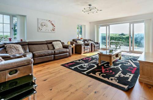 Newquay House | 5 Bed in Newquay 46489