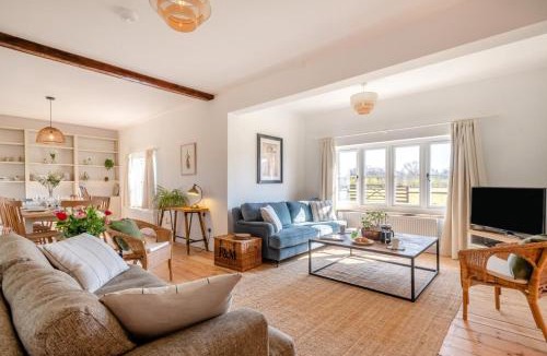 Postwick with Witton House | 5 Bed in Postwick oc-w30947