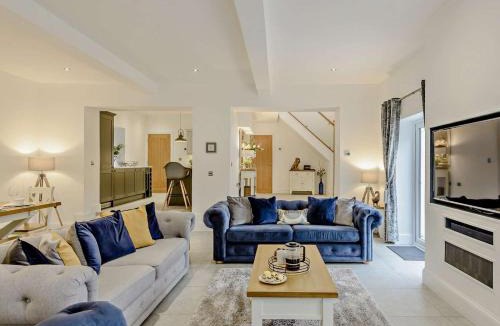 Bont Newydd House | 5 Bed in Rhosbodrual 80729