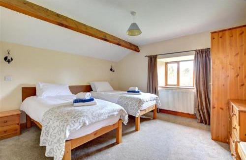 Fence House | 5 Bed in Tosside Near Settle oc-ds103