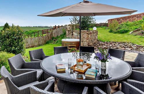 Saint Blazey House | 5 Bed in Wellington oc-77900