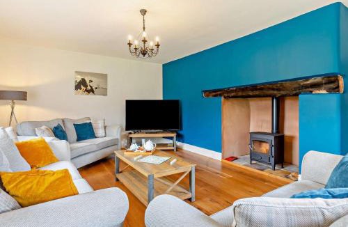 Saint Blazey House | 5 Bed in Wellington oc-77900