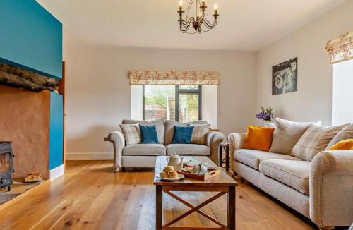 Saint Blazey House | 5 Bed in Wellington oc-77900