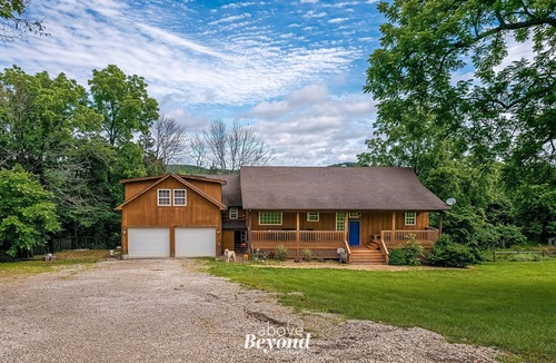Branson House | 5 bed Mountain View Retreat on 8 Acres Near Town