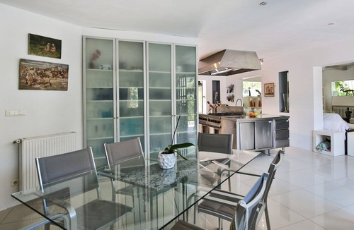 Le Bar-sur-Loup Villa | 5 bed villa spectacular views, swimming pool.