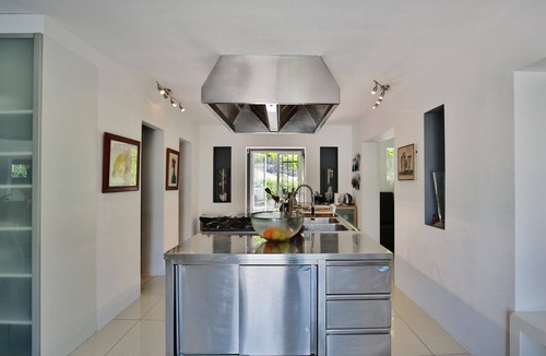 Le Bar-sur-Loup Villa | 5 bed villa spectacular views, swimming pool.