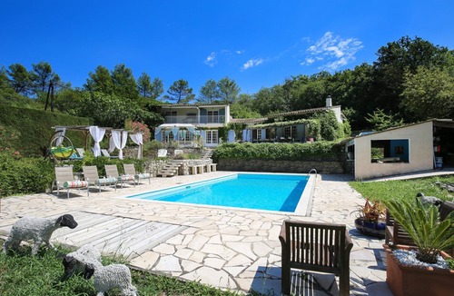Le Bar-sur-Loup Villa | 5 bed villa spectacular views, swimming pool.