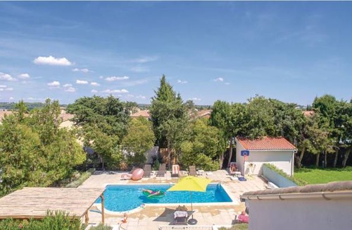 Thezan-les-Beziers House | 5 bedroom accommodation in Thézan-lès-Béziers